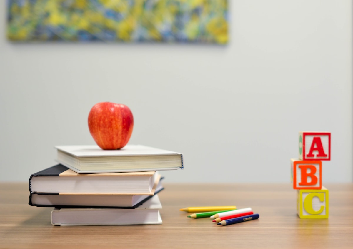 Top 12 LMS Features That Drive Student Engagement and Course Completion